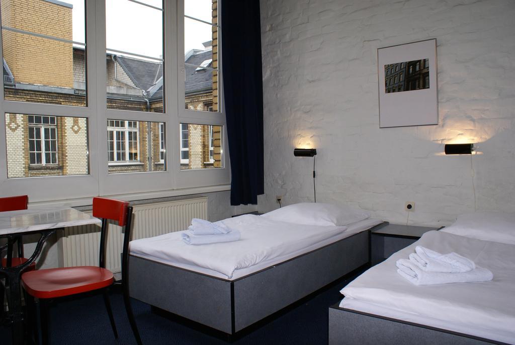 Transit Hotel